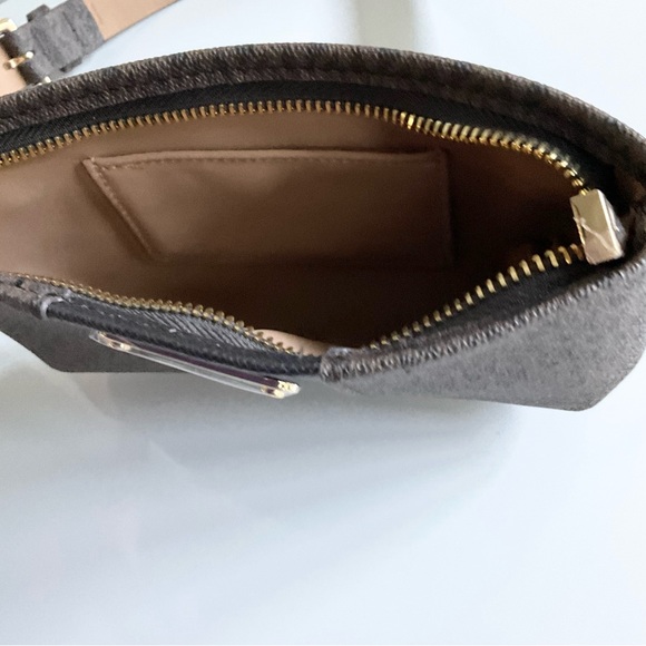 Michael Kors Fanny Pack Belt Bag. NWOT. - Picture 5 of 7